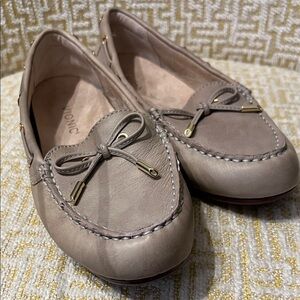 Vionic Women's Moccasins in Taupe